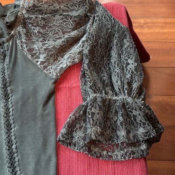 Elegant Black Lace Women's Top - Picture 2 of 5